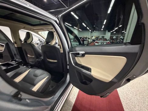 Used 2012 Volvo XC60 T6 AWD/4WD image 23