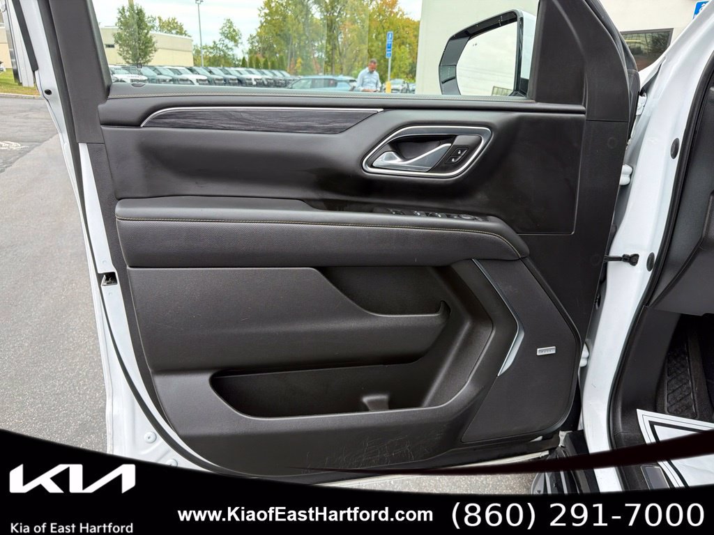 Used 2023 GMC Yukon XL SLT AWD/4WD image 31