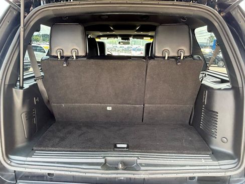 Used 2016 Ford Expedition Platinum AWD/4WD image 18
