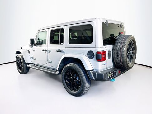 Used 2023 Jeep Wrangler Unlimited Sahara w/ Cold Weather Group AWD/4WD image 5