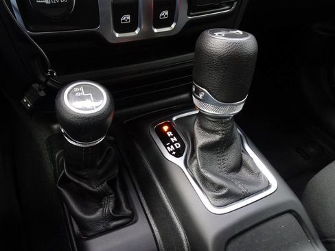 Used 2020 Jeep Wrangler Sport AWD/4WD image 21