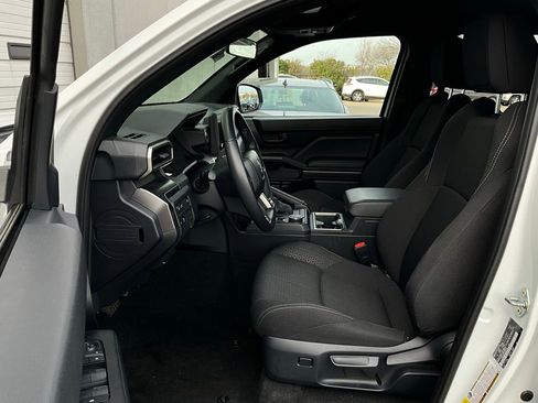 Used 2025 Toyota 4Runner SR5 image 10