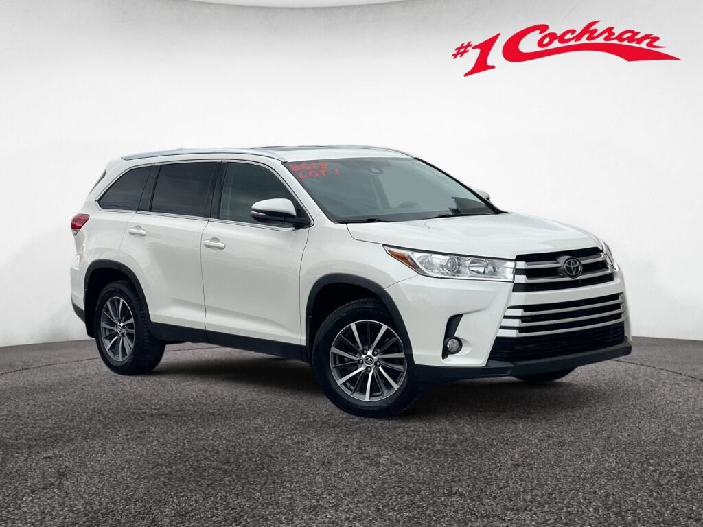 Used 2019 Toyota Highlander XLE AWD/4WD image 1