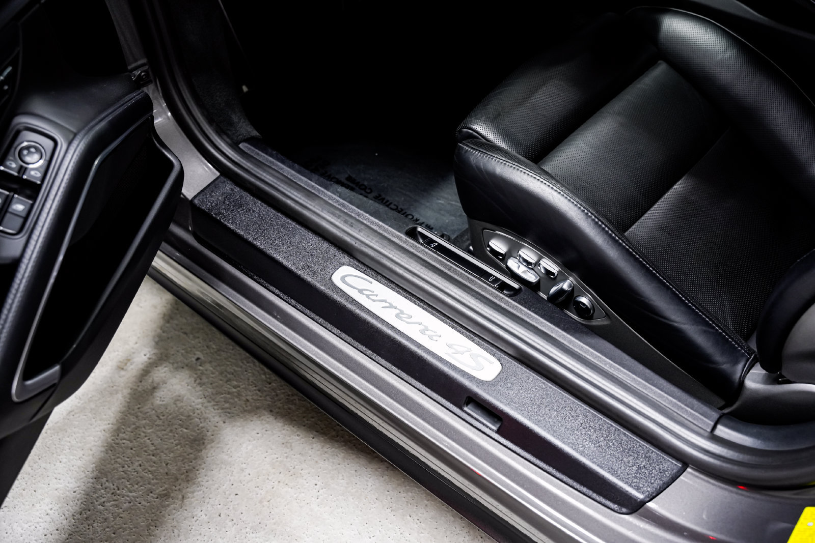 Used 2019 Porsche 911 Carrera 4S AWD/4WD image 24