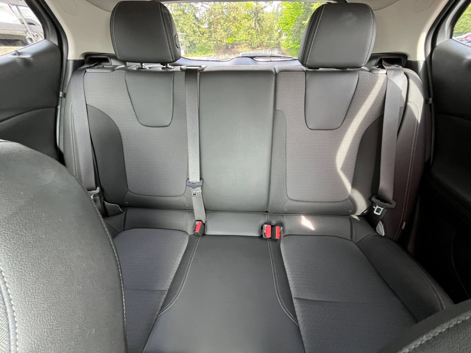 Used 2025 Buick Encore GX Preferred FWD image 38