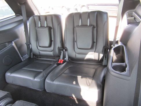 Used 2016 Ford Explorer XLT w/ Equipment Group 202A image 20