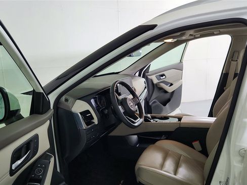 Certified 2023 Nissan Rogue SL w/ SL Premium Package image 17