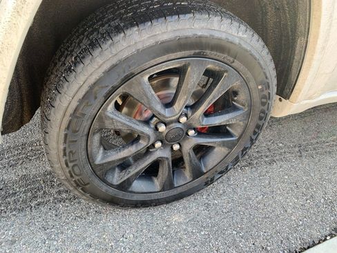 Used 2019 Jeep Grand Cherokee Altitude image 8