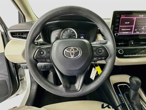 Used 2020 Toyota Corolla LE FWD image 11
