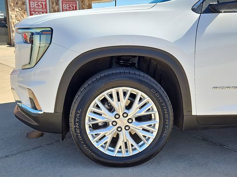 Used 2024 GMC Acadia Elevation image 5