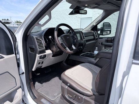 Used 2019 Ford F450 Limited AWD/4WD image 10
