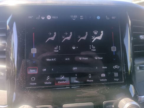 Used 2022 RAM 1500 Big Horn AWD/4WD image 20