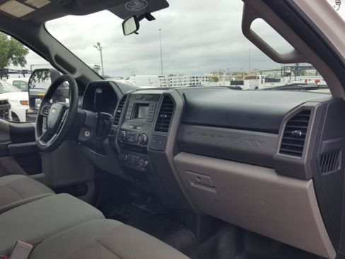 Used 2018 Ford F250 XL w/ Power Equipment Group RWD image 13