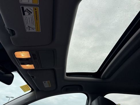 Used 2022 Honda CR-V Touring image 17