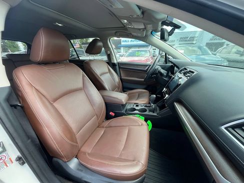Used 2018 Subaru Outback 2.5i Touring w/ Popular Package #3 AWD/4WD image 12