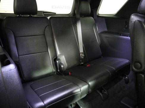 Used 2023 Chevrolet Traverse LT FWD image 21