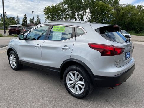 Used 2019 Nissan Rogue Sport SV AWD/4WD image 4