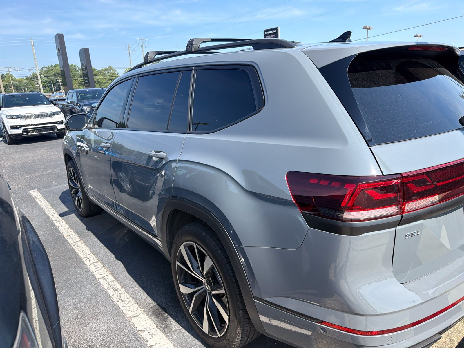 Used 2025 Volkswagen Atlas SEL Premium R-Line AWD/4WD image 5