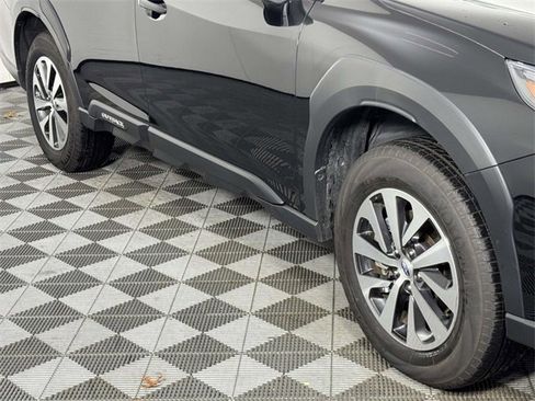 Used 2025 Subaru Outback Premium image 12