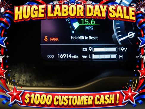 Used 2025 Toyota Sequoia Capstone AWD/4WD image 31