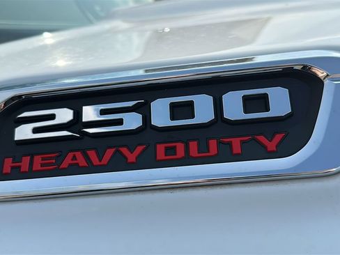 Used 2024 RAM 2500 Laramie AWD/4WD image 32