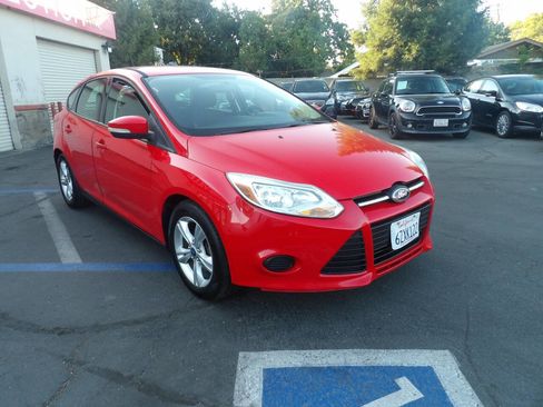 Used 2013 Ford Focus SE w/ Interior Protection Pkg image 2