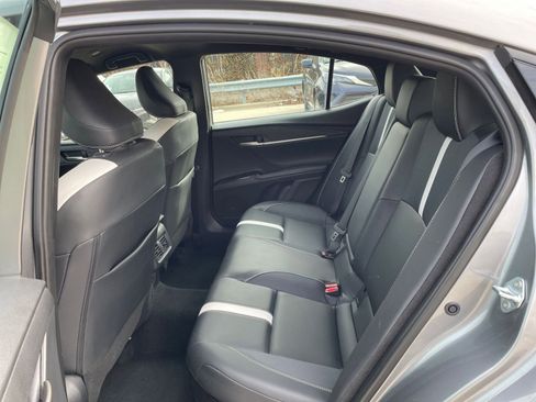 Used 2025 Toyota Camry SE image 25