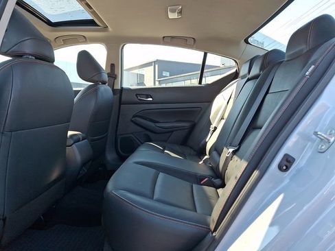 Used 2024 Nissan Altima 2.5 SR w/ SR Premium Package image 10