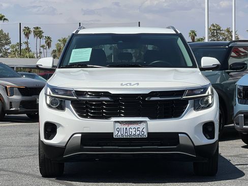 Certified 2025 Kia Seltos EX FWD image 8