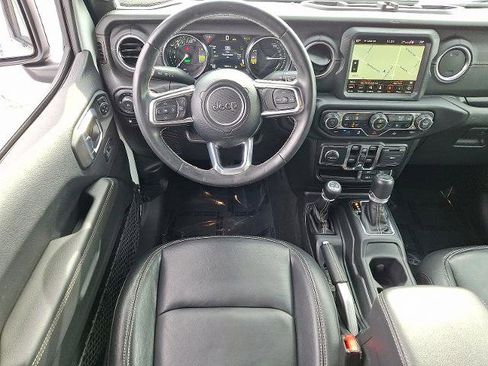 Used 2022 Jeep Wrangler Unlimited Sahara w/ Cold Weather Group image 11