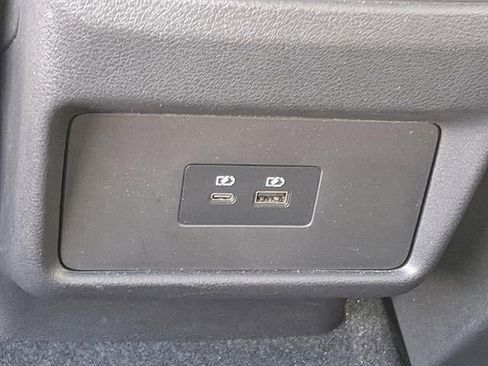 Used 2023 Nissan Rogue SV image 11