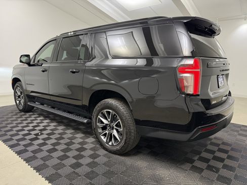 Used 2024 Chevrolet Suburban Z71 w/ Luxury Package image 5