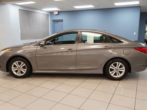 Used 2014 Hyundai Sonata GLS w/ Popular Equipment Group 2 FWD image 2