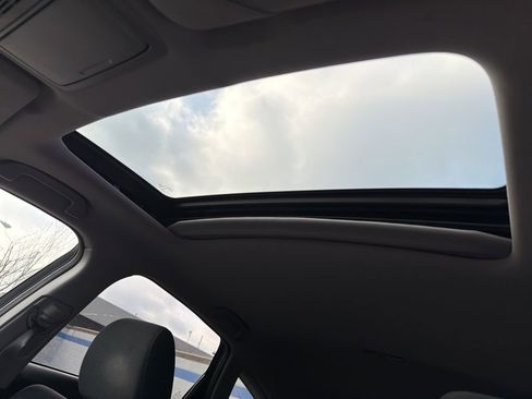 Used 2012 Honda Crosstour EX image 11