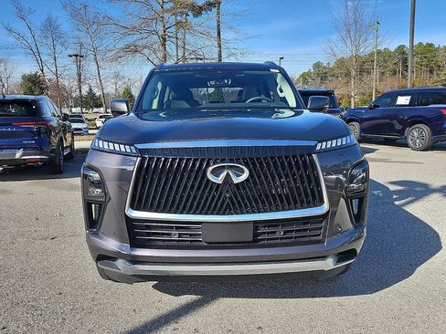 Used 2025 INFINITI QX80 Luxe image 2