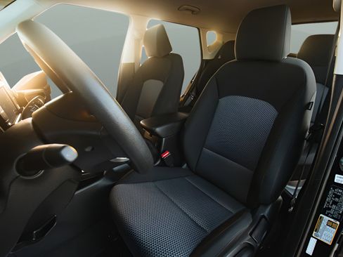 Used 2022 Kia Soul LX FWD image 5