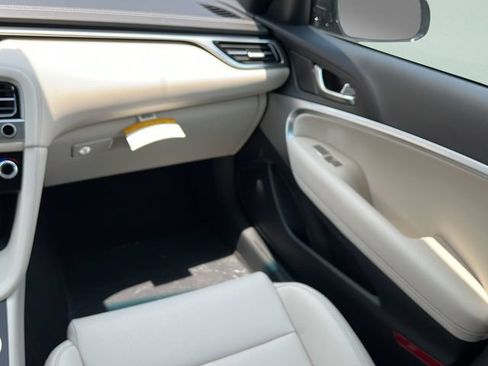 Used 2026 Genesis G70 2.5T RWD image 15
