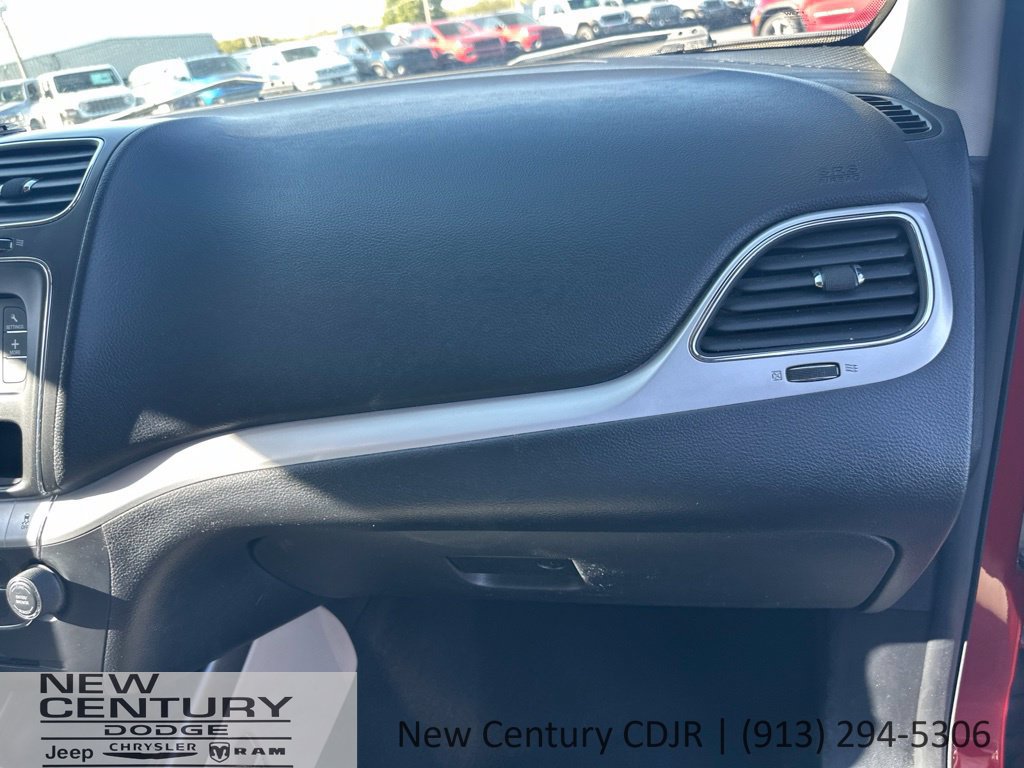Used 2016 Dodge Journey SXT w/ Comfort/Convenience Group FWD image 16