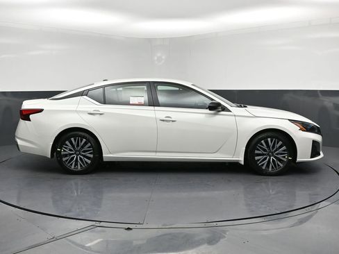 New 2026 Nissan Altima 2.5 SV FWD image 25