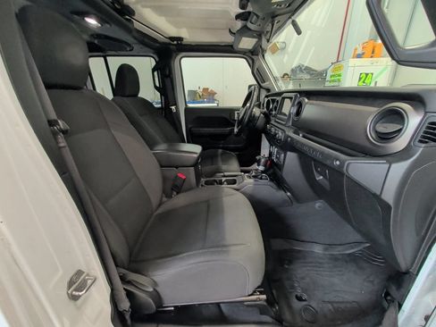 Used 2018 Jeep Wrangler Unlimited Sport S AWD/4WD image 15