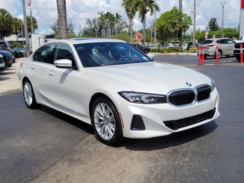 Used 2024 BMW 330i Sedan RWD image 3
