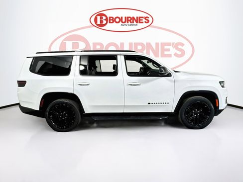 Used 2023 Jeep Wagoneer Series II AWD/4WD image 13