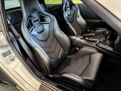Used 2006 Porsche 911 Carrera RWD image 34