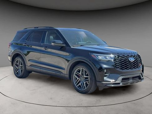 Used 2025 Ford Explorer ST AWD/4WD image 14