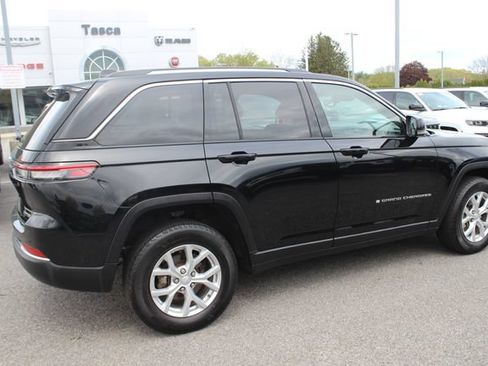 Used 2023 Jeep Grand Cherokee Limited AWD/4WD image 32
