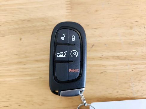 Used 2021 Jeep Cherokee Latitude Lux 80th Anniv w/ Quick Order Package 26U 80TH AWD/4WD image 9