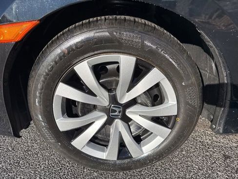 Used 2019 Honda Civic LX image 9