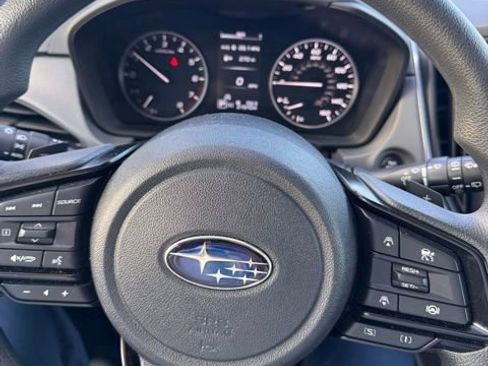 Used 2024 Subaru Crosstrek 2.0i Premium image 5