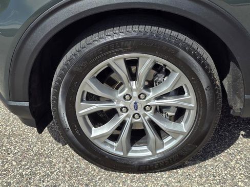 Used 2023 Ford Explorer Limited w/ Equipment Group 301A AWD/4WD image 38