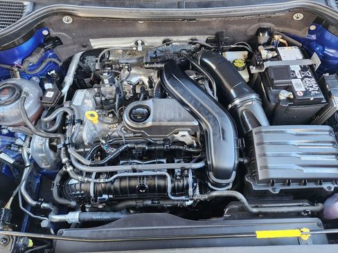 Certified 2024 Volkswagen Taos SE image 17